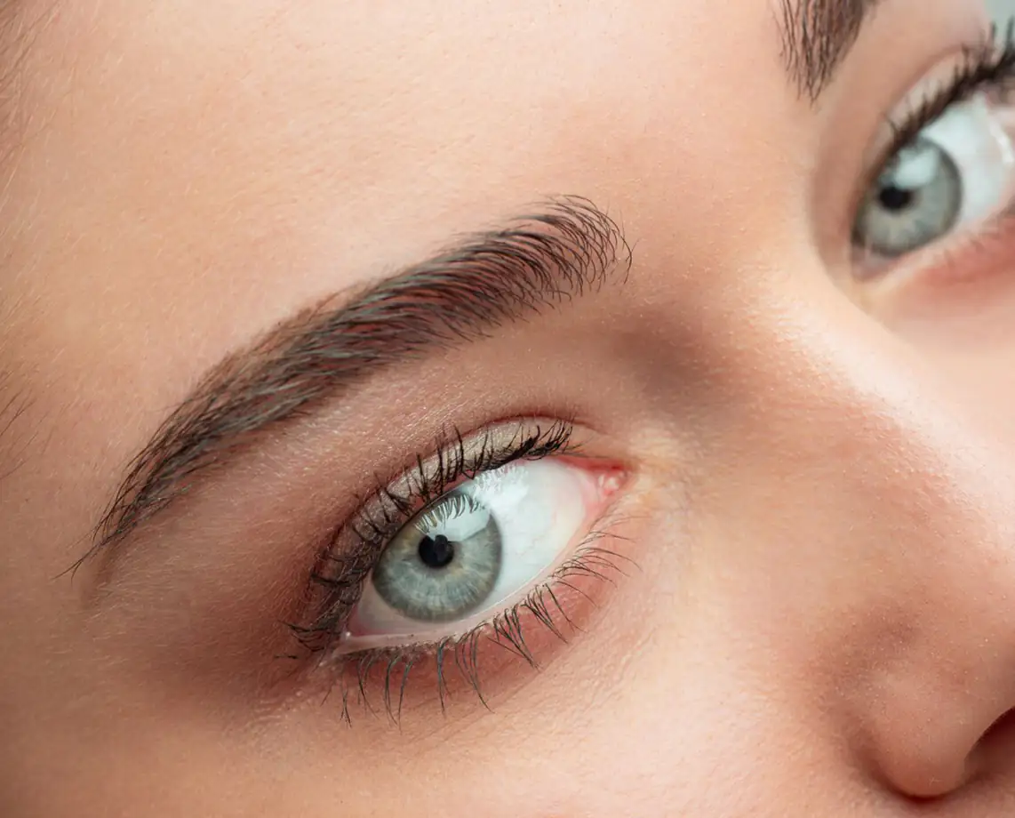 Φρύδια – Απόκτησε το Τέλειο Σχήμα με το Brow Lamination στο Σπίτι!