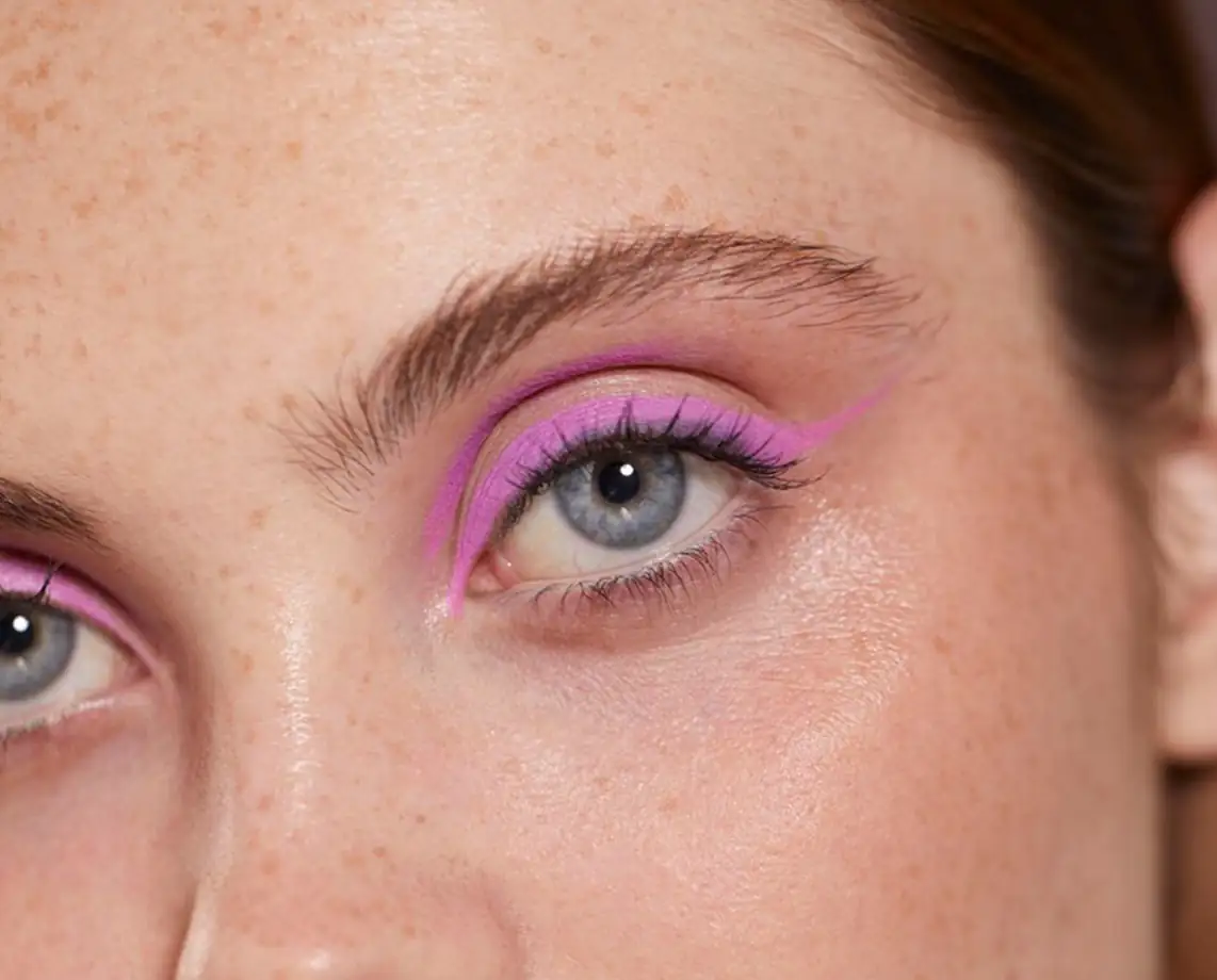 Παστέλ Eyeliner: Η Νέα Τάση στο Μακιγιάζ για την Άνοιξη του 2024!