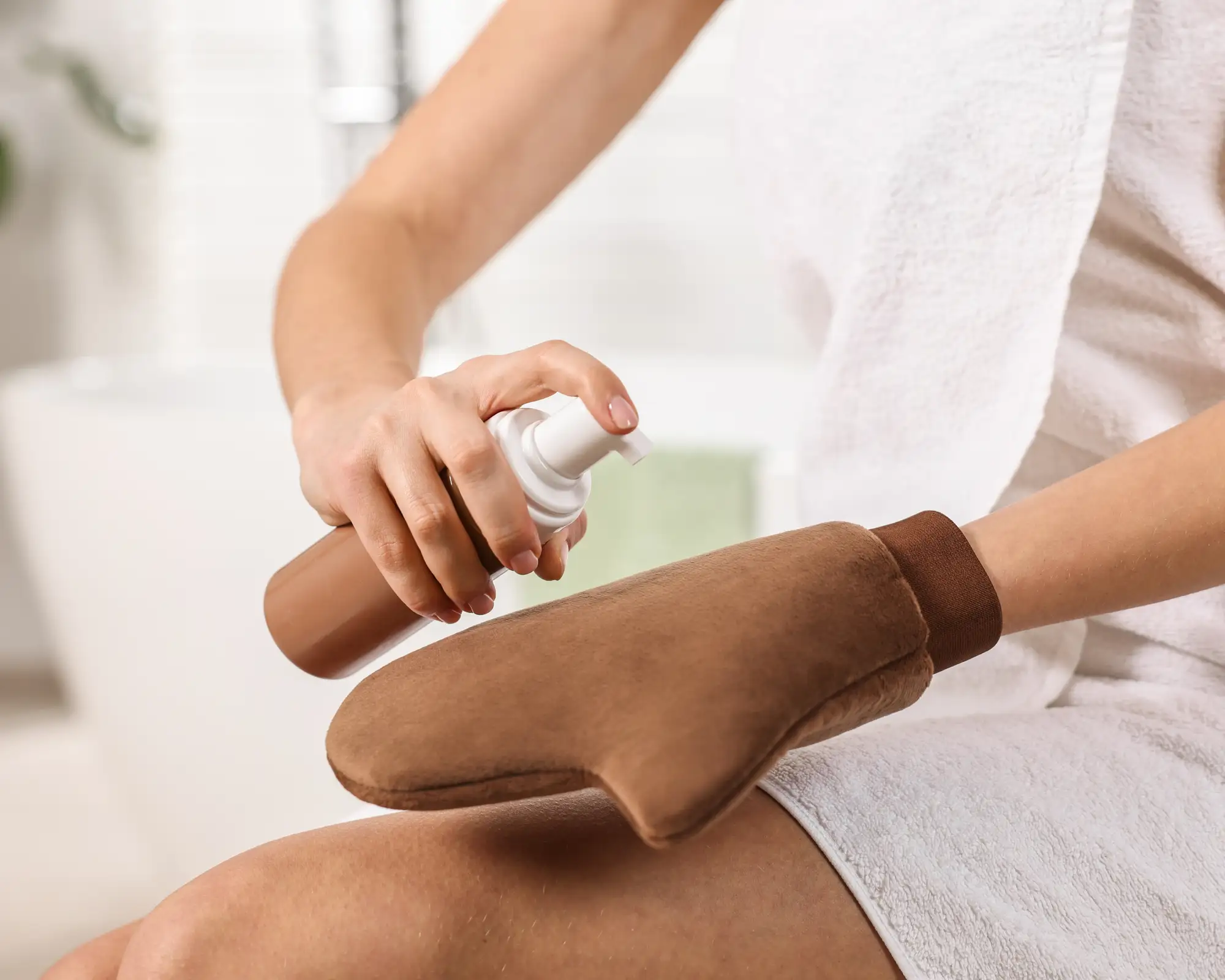 4+1 Tips για να Πετύχεις Ομοιόμορφο Μαύρισμα στο Σπίτι